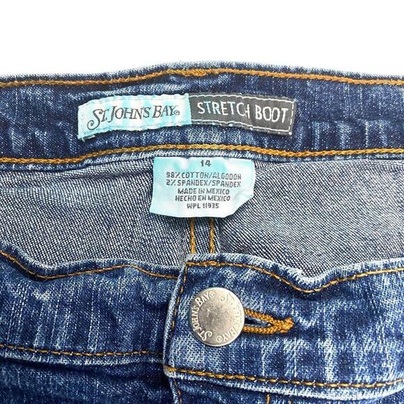 St. John's Bay Boot Women's size 14 Dark Wash Blue Denim jeans - Picture 3 of 3